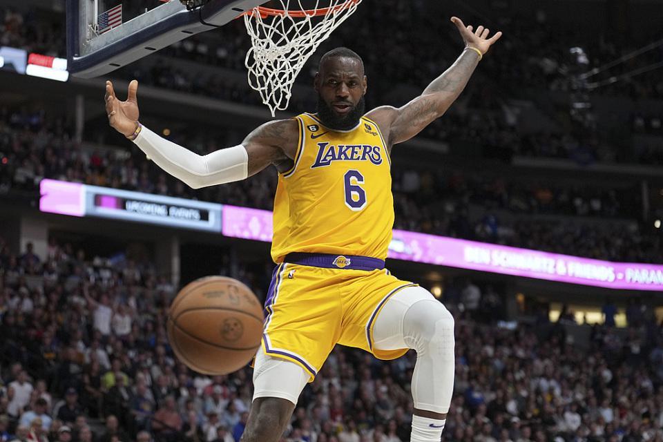 世界杯赛事直播地址-NBA得分榜：詹姆斯断崖领先 哈登升至第九！再进一步几乎不可能？